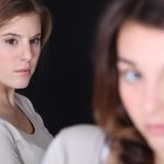 Hoe je afgunst in een paar seconden herkent: de signalen